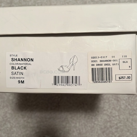 BCBG ‘Shannon’ Cream with metalic heel & gem detail - Picture 10 of 10